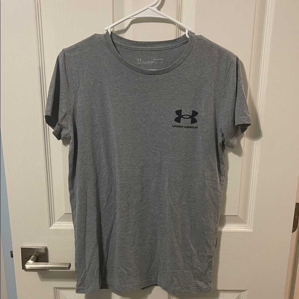 Under Armour Women's Gray Short Sleeve Tee